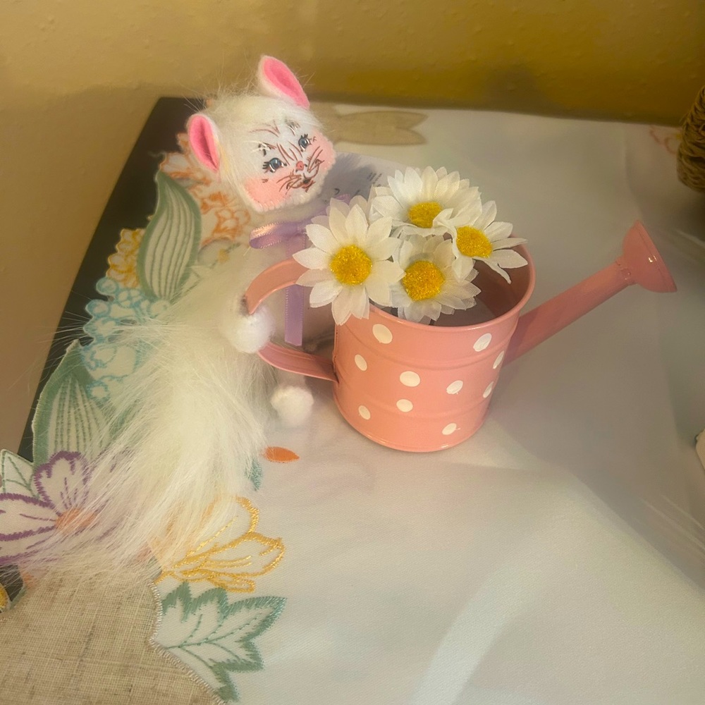 Annalee Spring Kitten